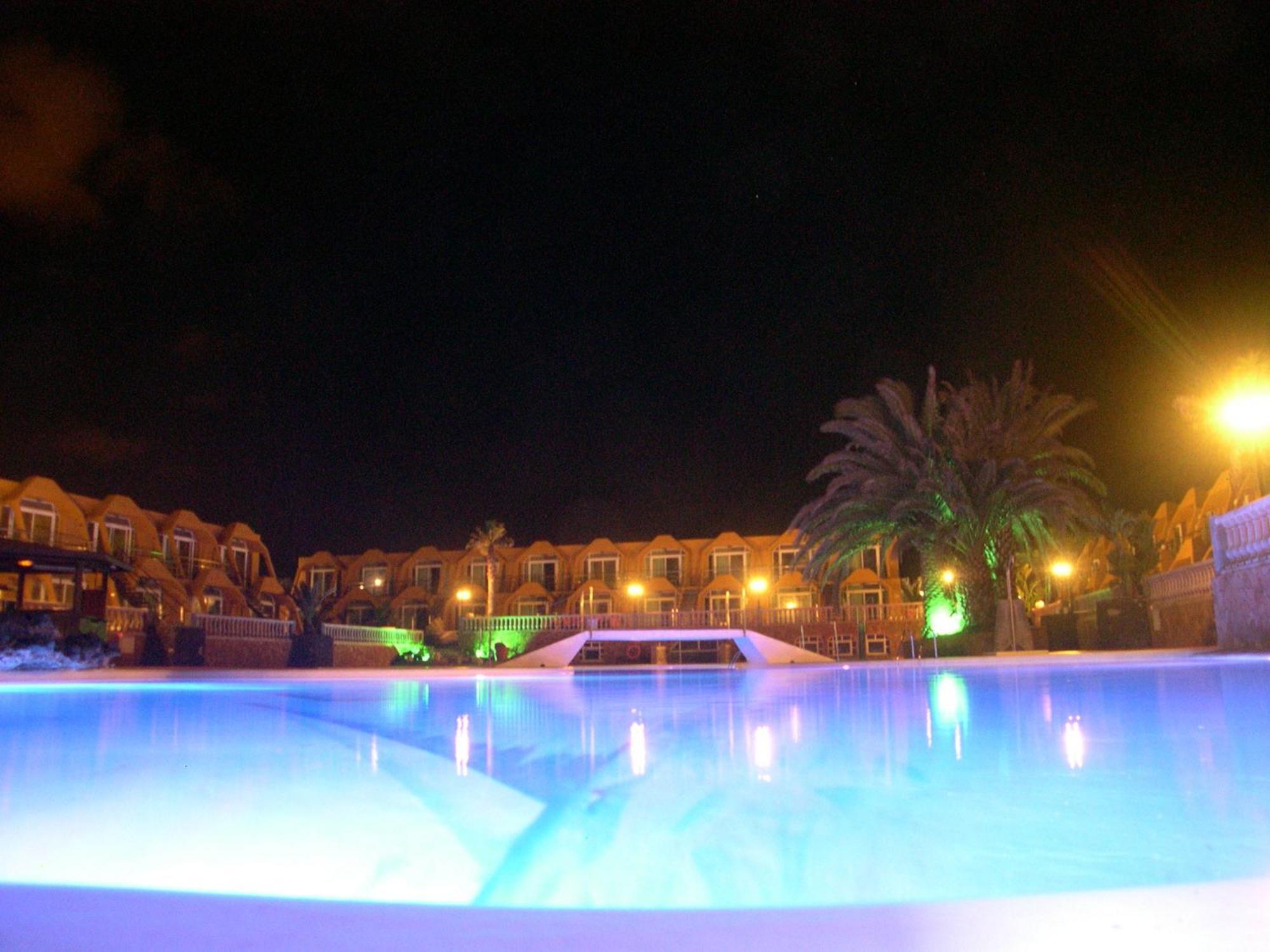 Aparthotel La Piramide Costa De Antigua Zewnętrze zdjęcie