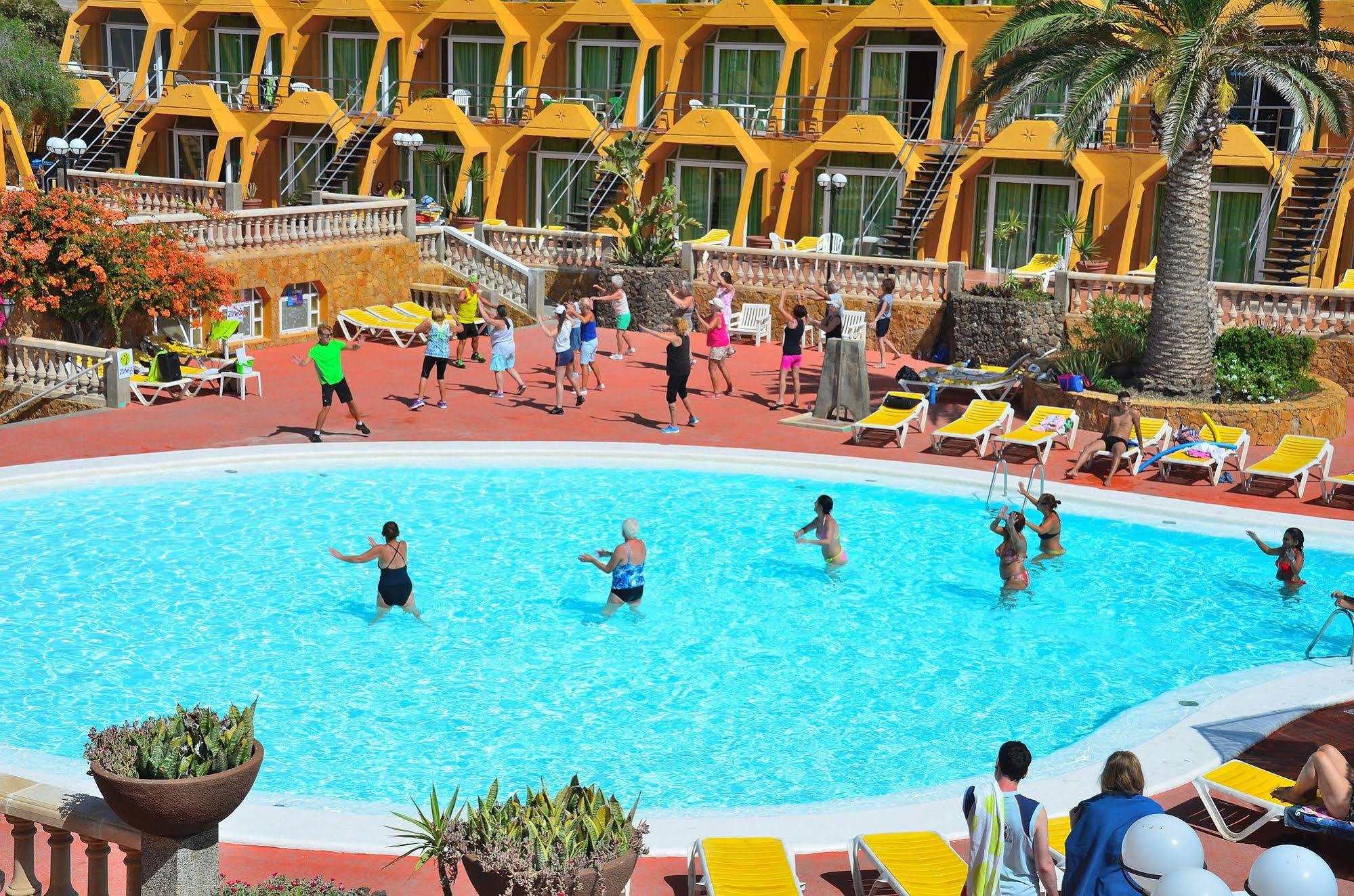 Aparthotel La Piramide Costa De Antigua Zewnętrze zdjęcie