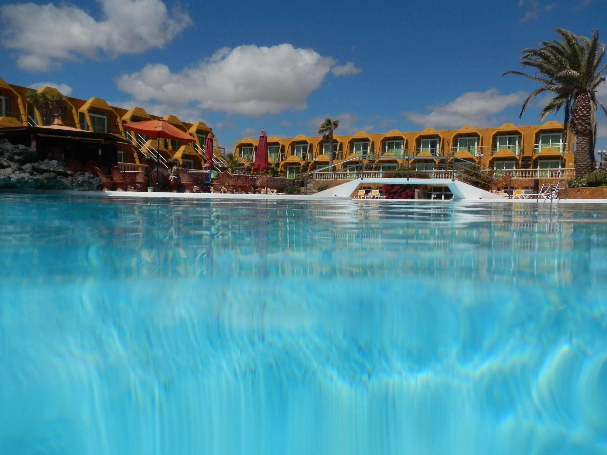 Aparthotel La Piramide Costa De Antigua Zewnętrze zdjęcie