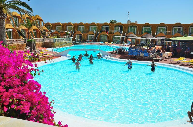 Aparthotel La Piramide Costa De Antigua Zewnętrze zdjęcie