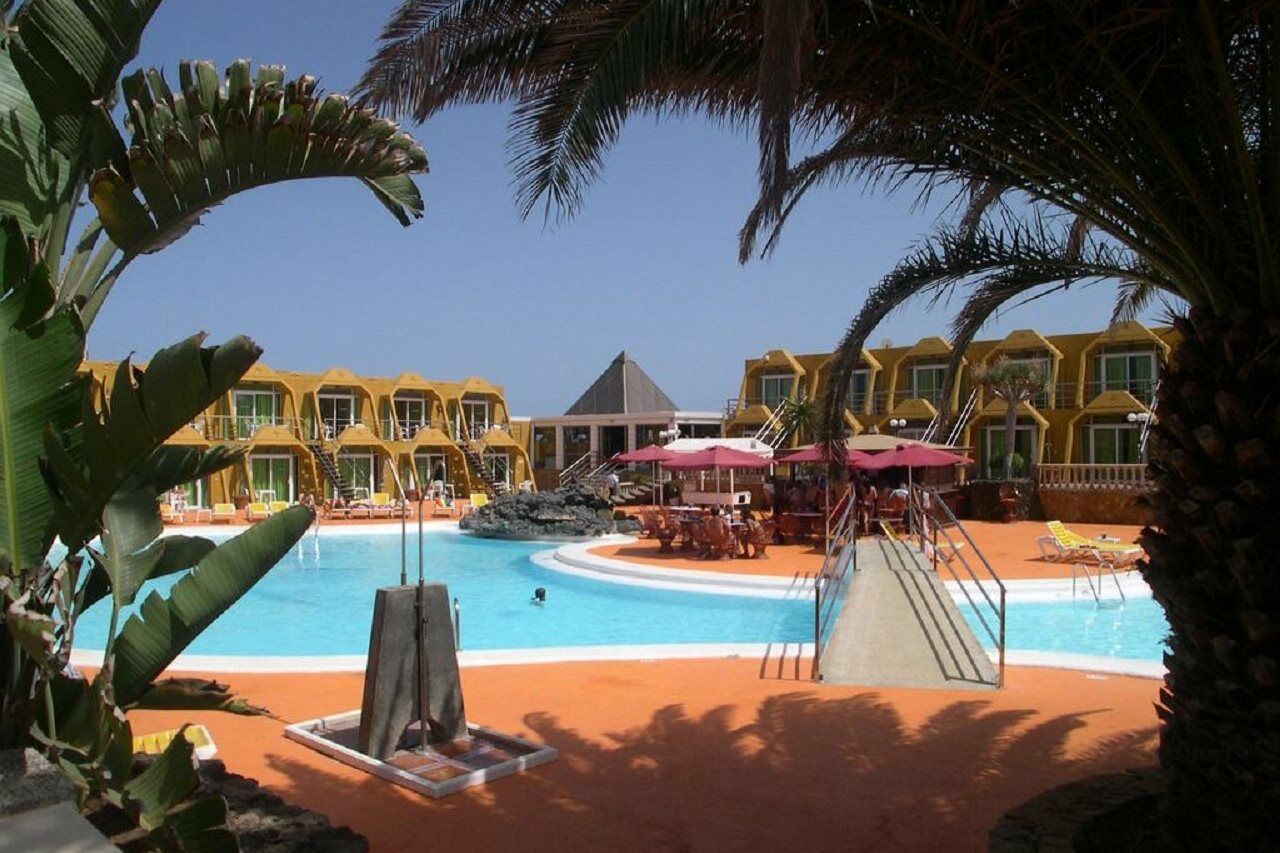 Aparthotel La Piramide Costa De Antigua Zewnętrze zdjęcie